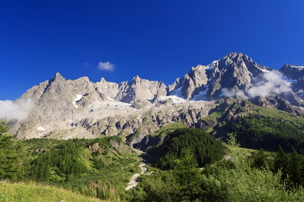 Les Grandes Jorasses - Mont Blanc — Stock Photo, Image