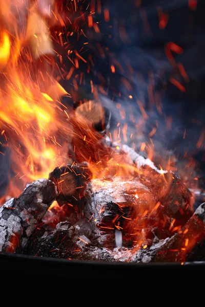 Oheň a jiskry — Stock fotografie