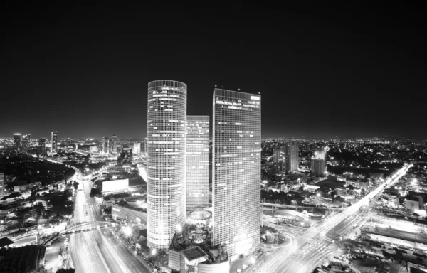 Tel aviv skyline på — Stockfoto