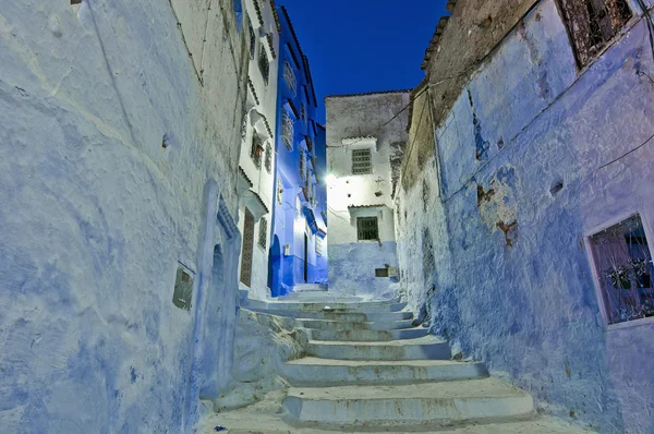 Éjszakai város utcáin Chefchaouen, Marokkó — Stock Fotó