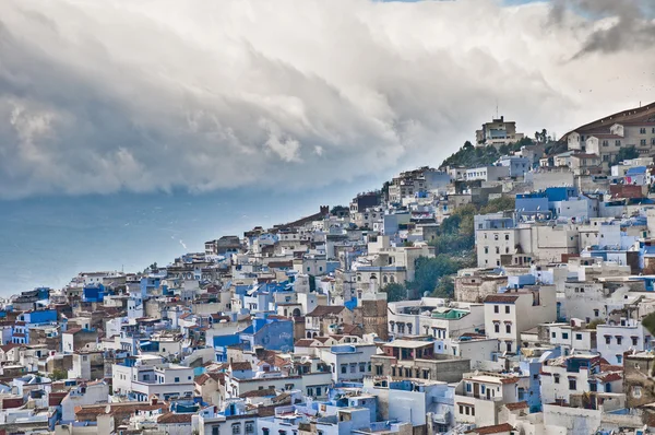 Fas Chefchaouen mavi şehir genel bakışta — Stok fotoğraf