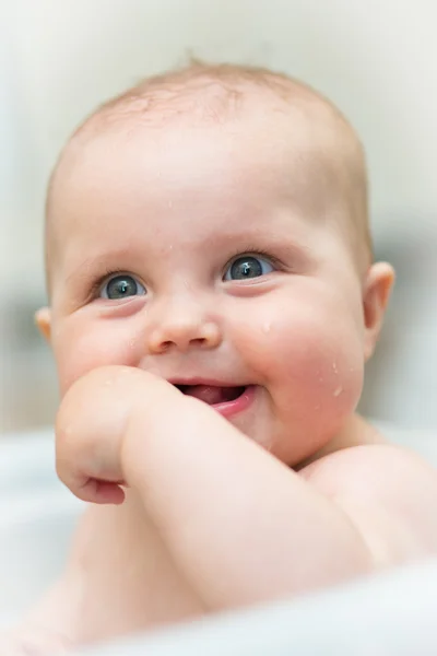 Retrato de close-up de bebê adorável — Fotografia de Stock