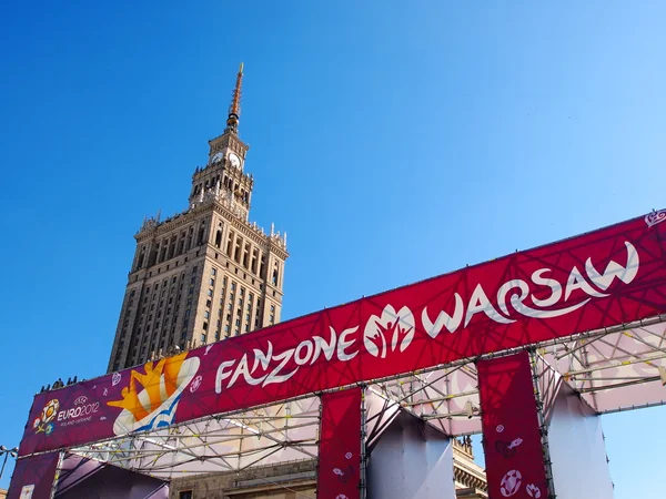 Fanzone e Palazzo della Cultura a Varsavia, Polonia — Foto Stock
