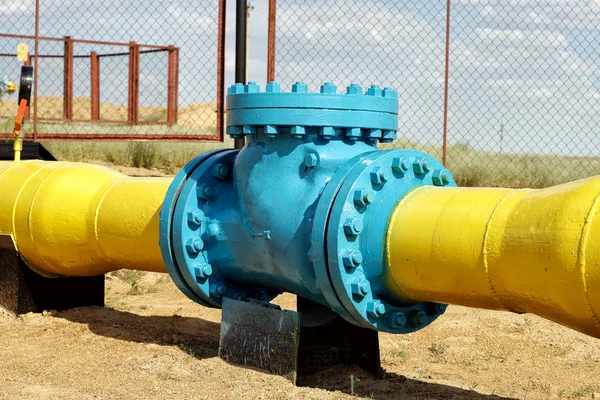Válvula de retención en el gasoducto . — Foto de Stock