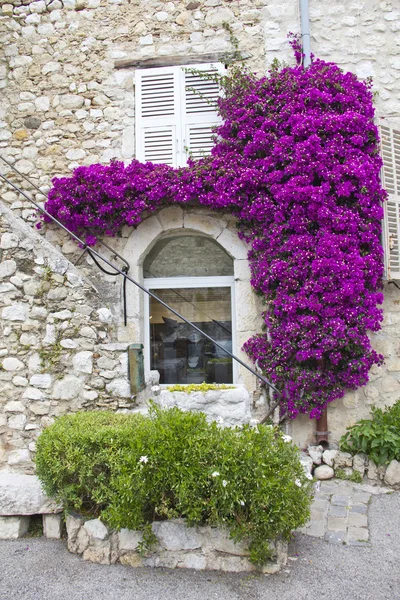 Dom w saint-paul de vence, w południowej Francji — Zdjęcie stockowe