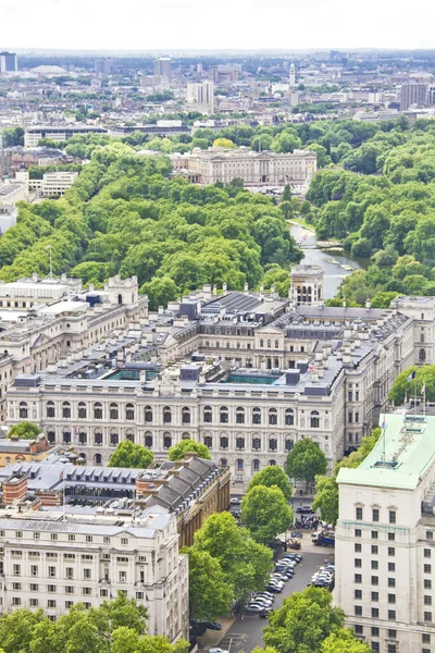 Вид с воздуха на Лондон с Букингемского дворца — стоковое фото