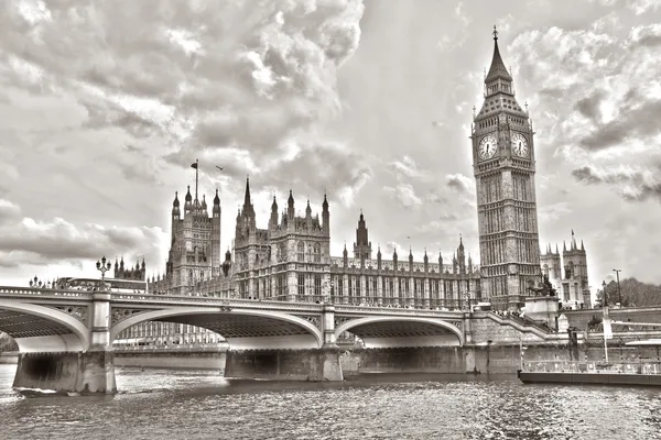 大本钟、 伦敦，英国威斯敏斯特桥 — 图库照片