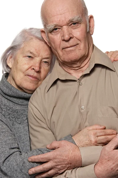 一对快乐的老夫妇拥抱在一起的画像 — 图库照片
