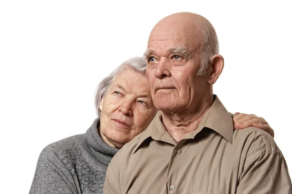 Retrato de um casal de idosos felizes abraçando uns aos outros — Fotografia de Stock