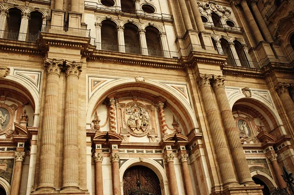Staré katedrály fasáda — Stock fotografie