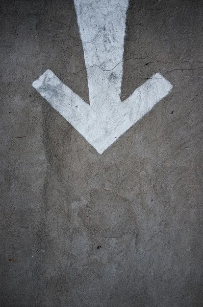 在一条车道上绘制的箭头 — 图库照片
