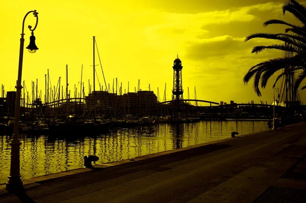 Jachty v harbor.tonned žlutá. — Stock fotografie