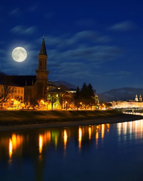 Salzburgo vista da cidade à noite — Fotografia de Stock