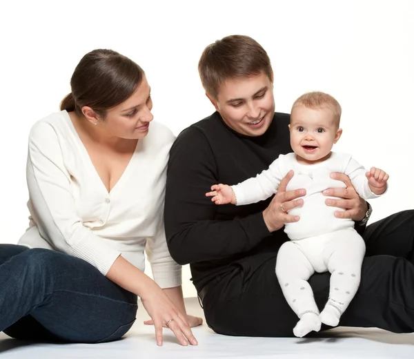 Lyckliga familjen isolerad på vit bakgrund — Stockfoto