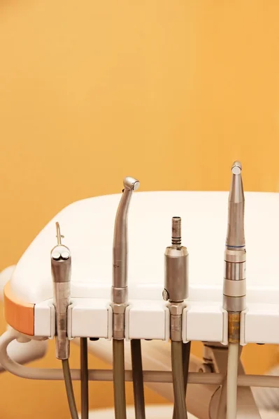 Aproximação dos instrumentos do dentista . — Fotografia de Stock