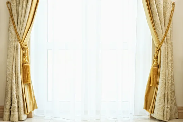 Luxury curtain with a copy-space in the middle — Stock Photo, Image