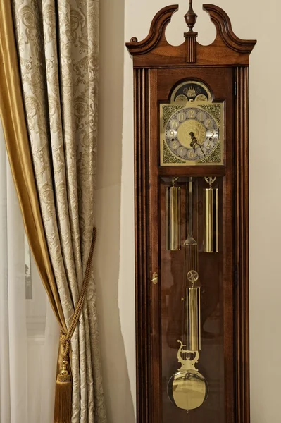 Zegar Vintage podłogi — Zdjęcie stockowe