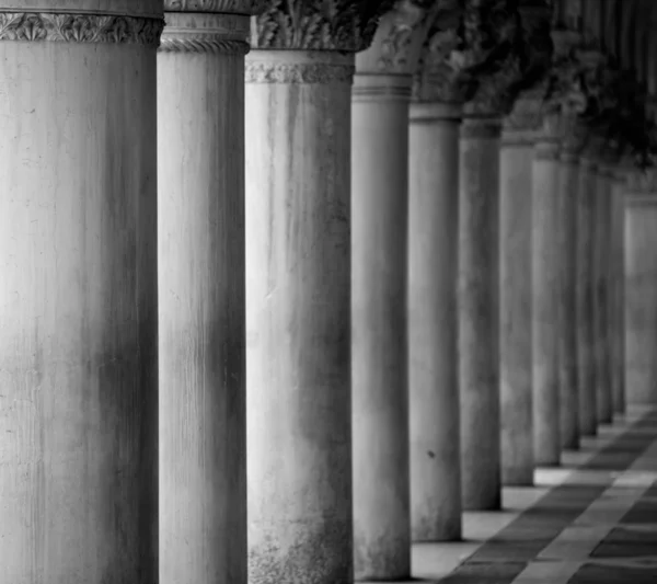 Galeria de colunas em Veneza — Fotografia de Stock