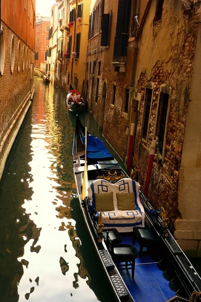 전통적인 베네치아 곤돌라. — 스톡 사진