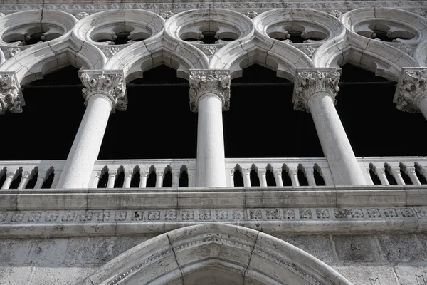 Архитектурные детали Венеции — стоковое фото