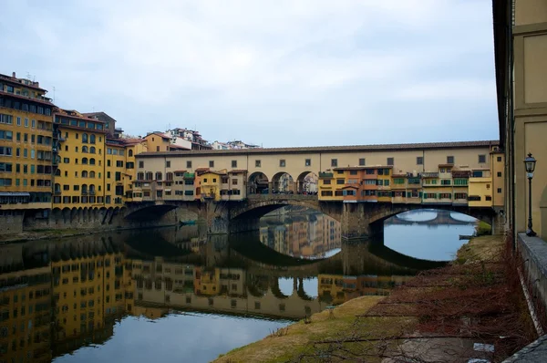 Мост Понте-Веккьо во Флоренции. — стоковое фото