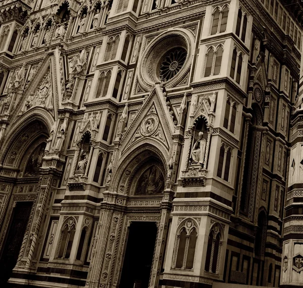 Gros plan d'une cathédrale du Duomo à Florence, Italie — Photo