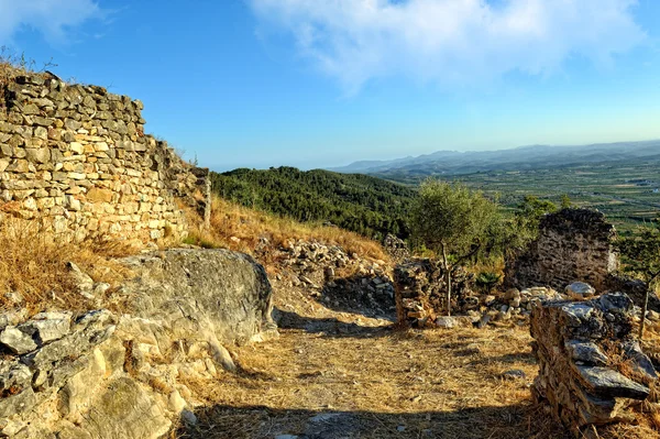 Vista dall'alto dal vecchio castello alle montagne. Alcala de Xivert — Foto Stock
