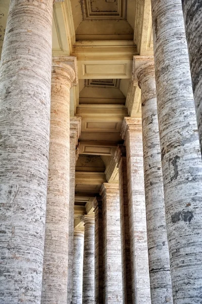 Techo de la Catedral de San Pedro. Roma, Italia . — Foto de Stock