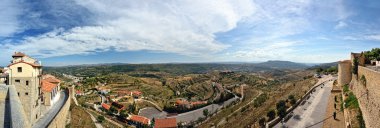 Morella, İspanya. şehir ve dağ manzara.