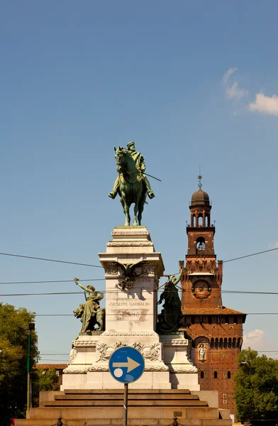Пам'ятник Гарібальді, Мілан — стокове фото