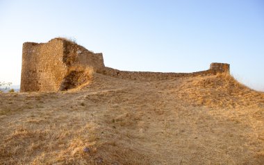 assoro kalesi kalıntıları