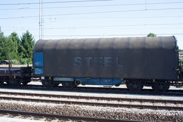 鋼のワゴン — ストック写真
