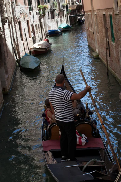 Gondelier in Venetië — Stockfoto