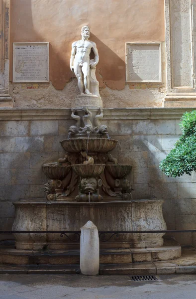Fountain of Saturn, Trapani — Stock Photo, Image