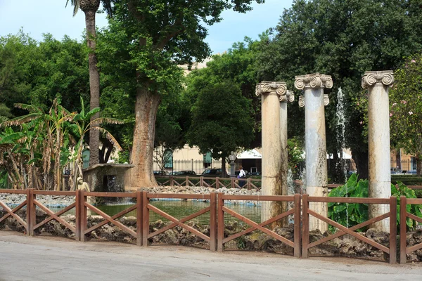 Columns in the Margherita park, Trapani — Stock Photo, Image