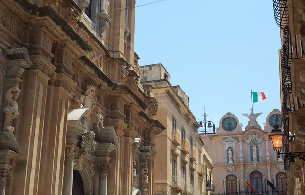 Улица Трапани, Сицилия - Италия — стоковое фото