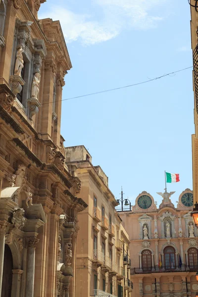 Улица Трапани, Сицилия - Италия — стоковое фото
