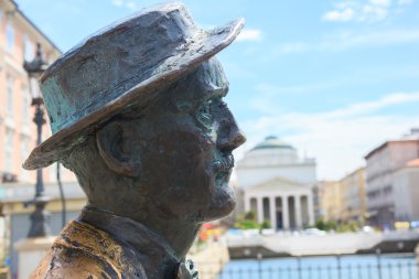 James Joyce statue, Trieste clipart