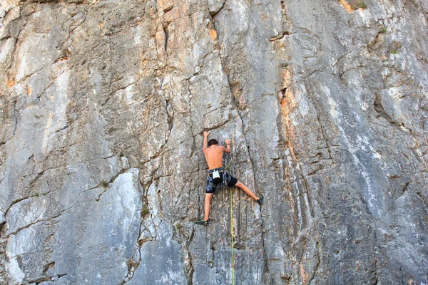 Sistiana kaya, trieste dağcı — Stok fotoğraf