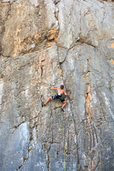 Bergsteiger auf dem Sistiana-Felsen, Triest — Stockfoto