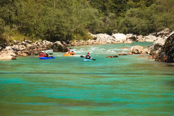 सोका नदी, स्लोवेनिया पर कायाकिंग — स्टॉक फ़ोटो, इमेज