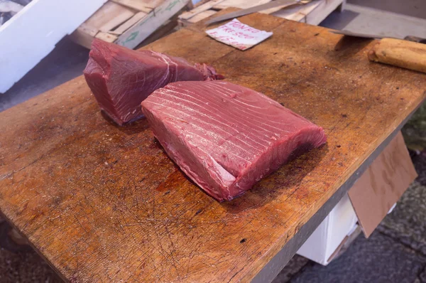 Червона риба тунця — стокове фото
