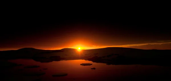 Coucher de soleil d'été en Antarctique — Photo