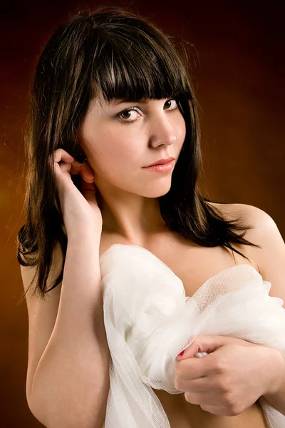 Krásná mladá brunetka — Stock fotografie