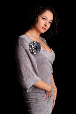 genç ve güzel bir kadın kılığında