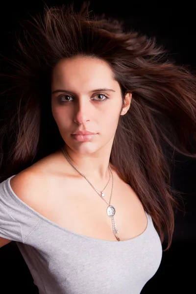 Ung och vacker kvinna porträtt — Stockfoto