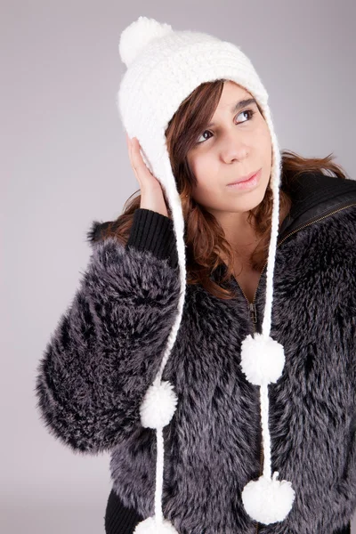 Gyönyörű nő öltözve, téli — Stock Fotó