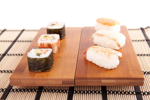 Pedaços de sushi — Fotografia de Stock