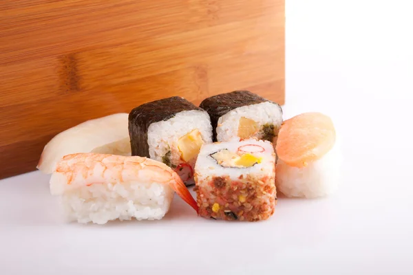 Кусочки суши — стоковое фото