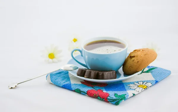Kopp hett kaffe på en servett — Stockfoto